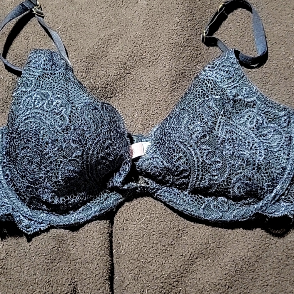 Victoria's Secret 36C bra